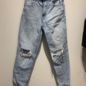 Zara Women’s Size 2 distressed jeans light wash